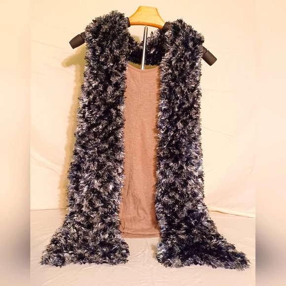 🍒 Soft Fluffy Black White Gray Scarf Neck Warmer - Picture 1 of 2
